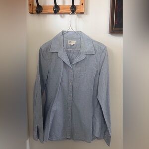 GAP Light Blue Long-Sleeve Button-Up Shirt with Subtle Dot Texture